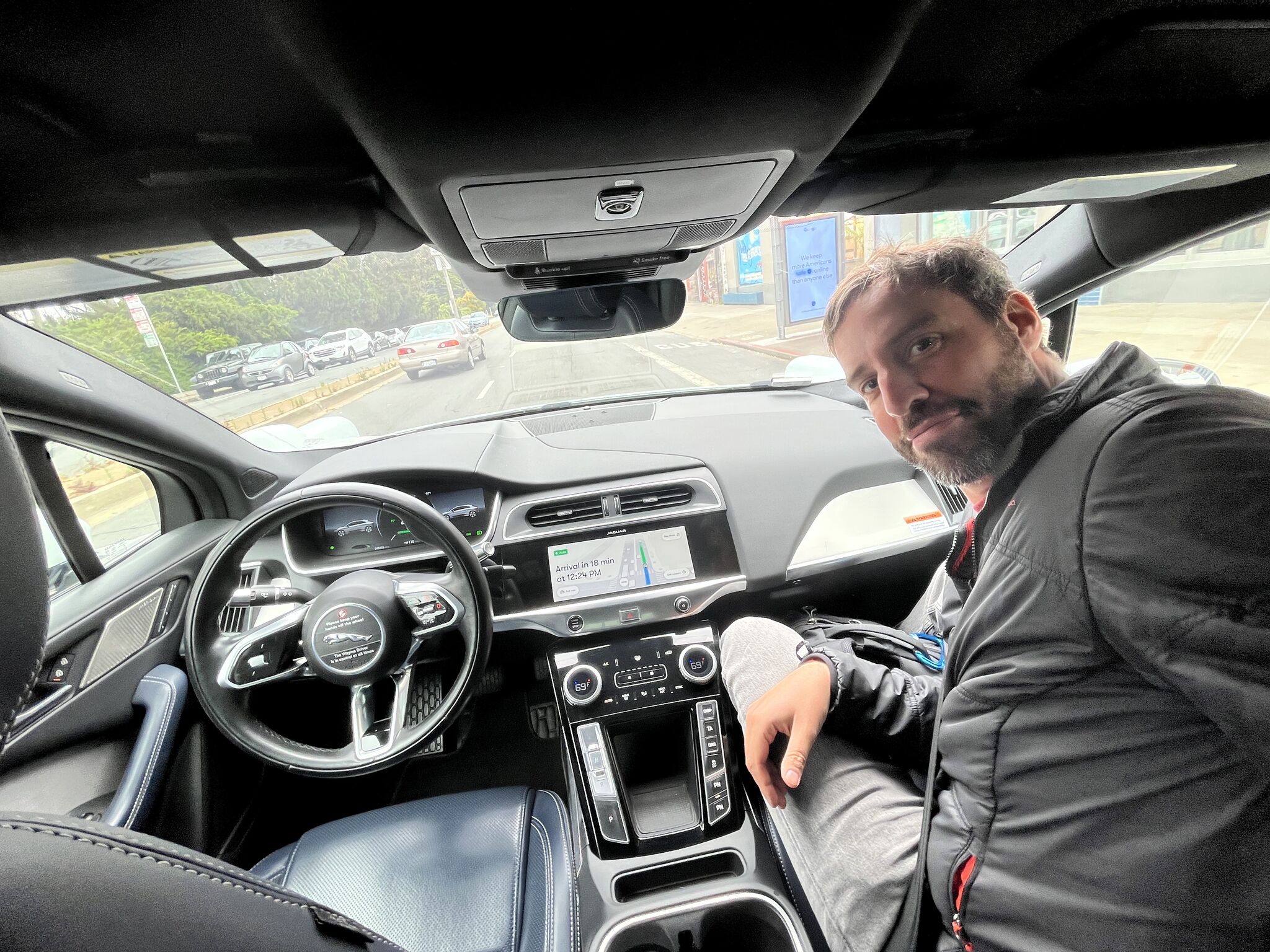 Zwei Wochen im Taxi ohne Fahrer: Das Robo-Auto funktioniert, aber es bricht die Verkehrsregeln